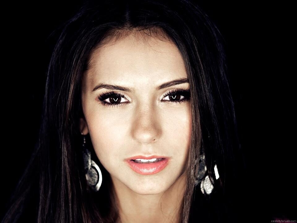 nina-dobrev-4150206